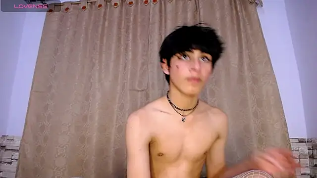 DaraKat18 live sex cam