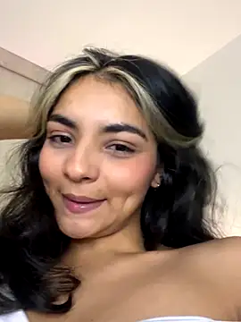 Cat2525 live sex cam