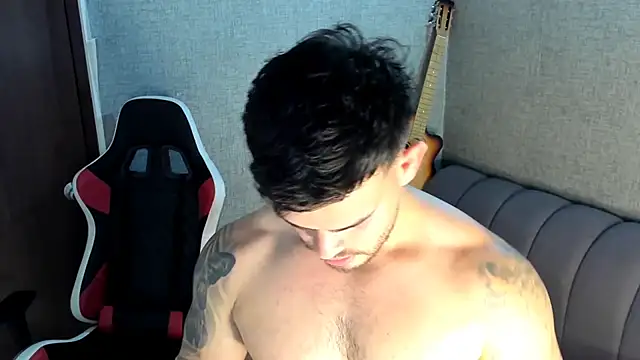 Ricardogo19 live sex cam