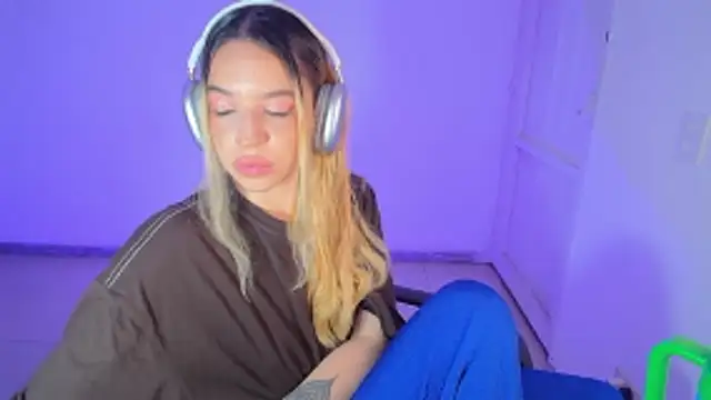 Alina_Lee_t's cam snapshot