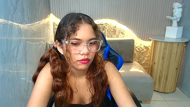 lirianne_thorne_r's cam snapshot