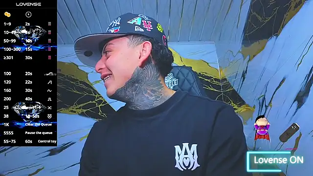 Kevin22_222 live sex cam