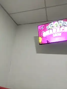 Paola-Lond live sex cam