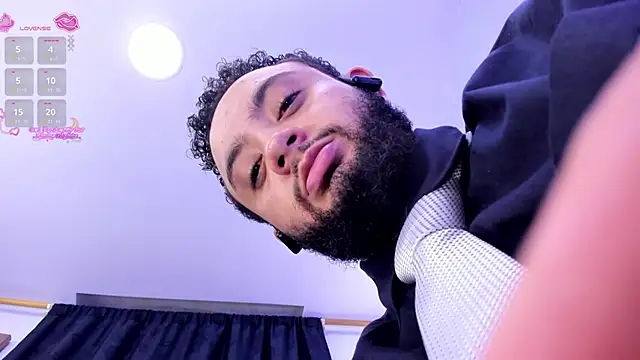 Noah_devil_ live sex cam