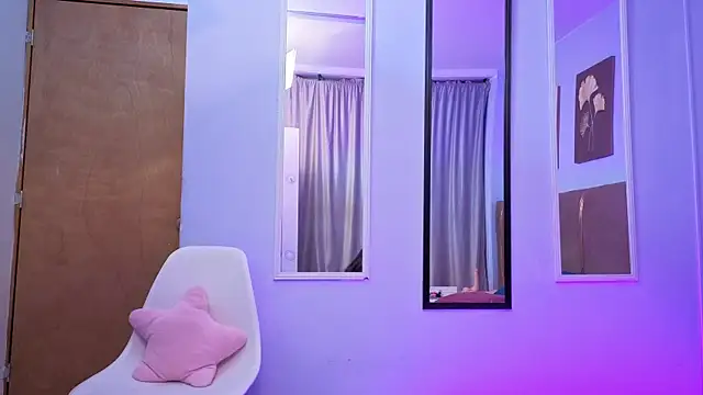 sarah_cruzz_'s cam snapshot