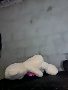 miley_horny1's cam snapshot