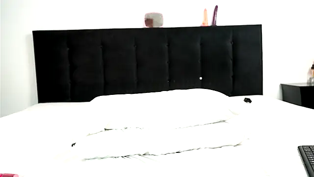 scarlethsaenz_'s cam snapshot