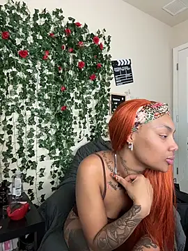 butterflybootyy live sex cam