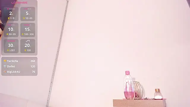 Amina_hafsa live sex cam