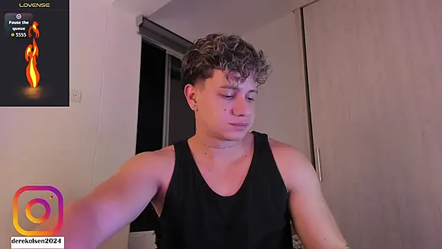 DerekOlsen live sex cam