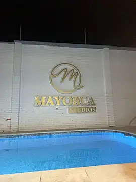 Maxim-Walker live sex cam