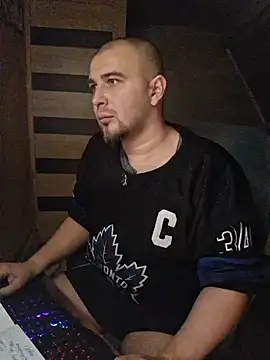 Foxyshaved live sex cam