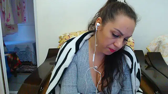 MissElla live sex cam