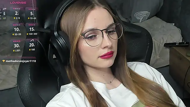 MCfly_11 live sex cam