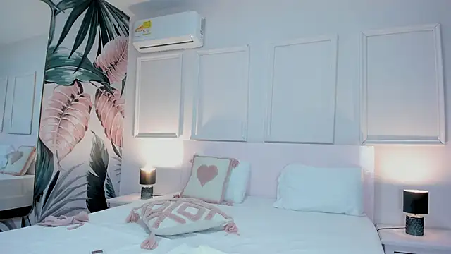 Ramona_Flower live sex cam