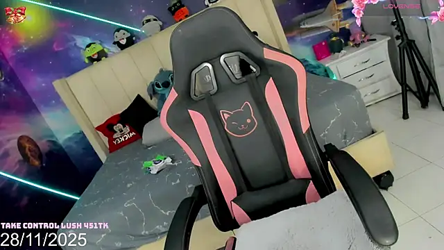 Nella_Dolls live sex cam