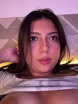 Maii_chan live sex cam