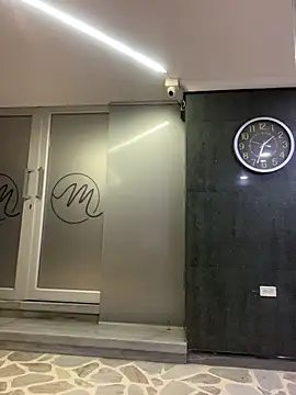 Maxim-Walker live sex cam