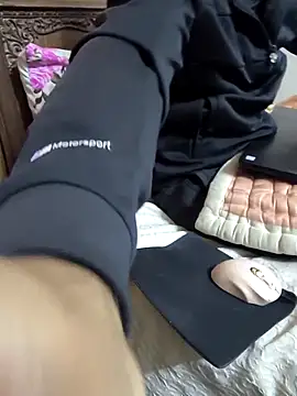 yazin19 live sex cam