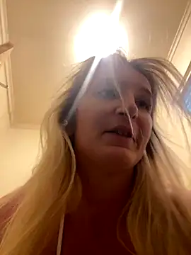 Skyme2713 live sex cam