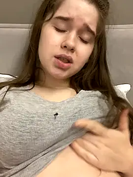 HornyGirlH live sex cam