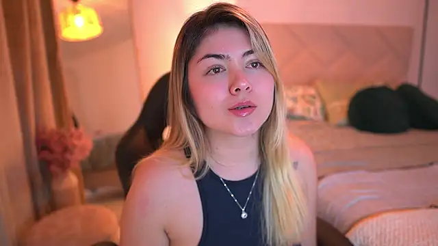 Lau_Bee live sex cam