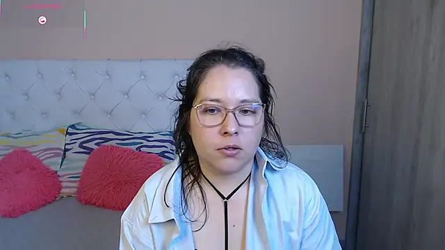 May_Carlier live sex cam