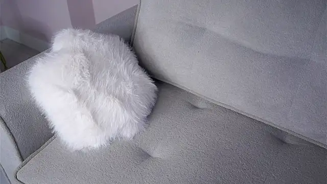 EleneButton live sex cam