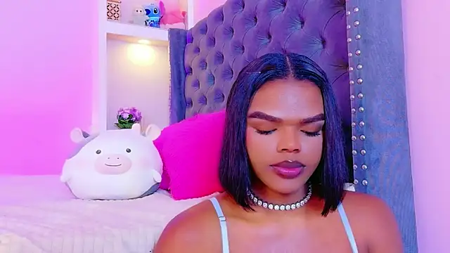 CamiEstrada live sex cam