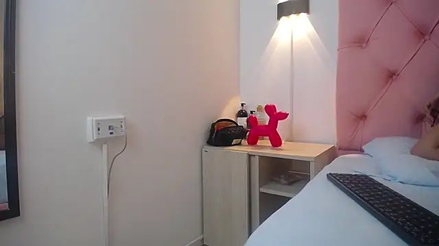 victoria_243 live sex cam