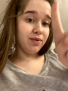 HornyGirlH live sex cam