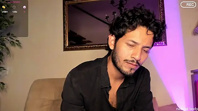 Nicholasrodrii live sex cam