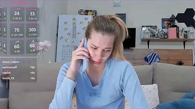 Girl_alone_home live sex cam