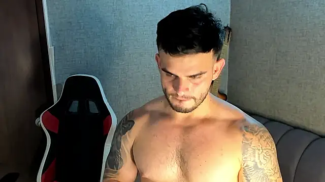 Ricardogo19 live sex cam