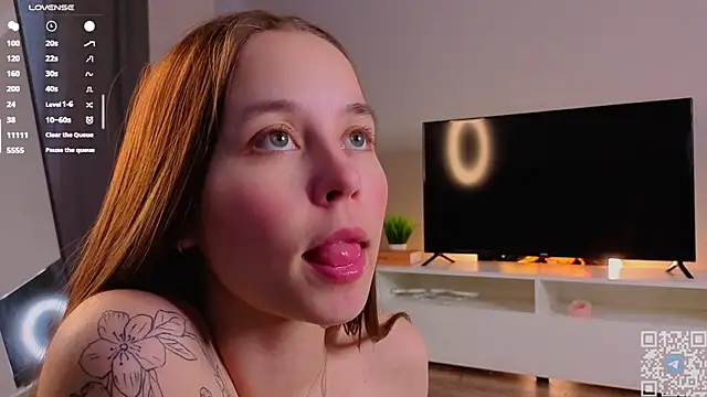 FalineDowlen live sex cam