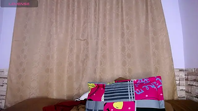 DaraKat18 live sex cam