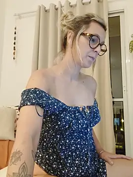 KnotBabe live sex cam