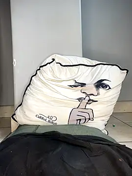 Curveysinaa live sex cam