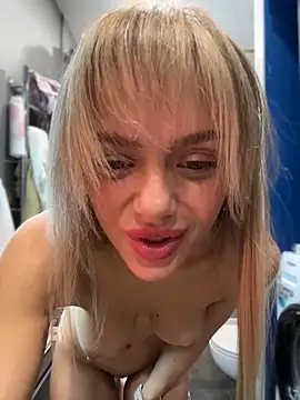 Kylie_Desire live sex cam