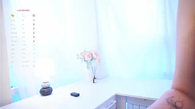 DarelleFaux live sex cam