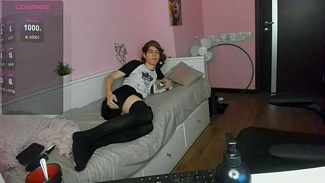 AvenGlow live sex cam