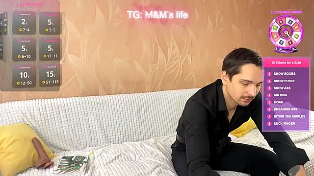 VelvetMiley live sex cam