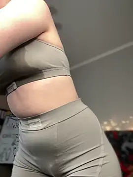 RinaShy live sex cam