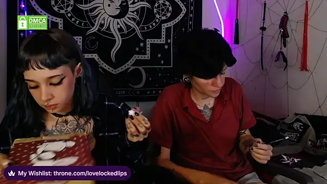 lovelockedlips live sex cam