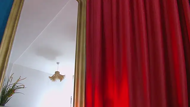 Foxxxy_MILF live sex cam