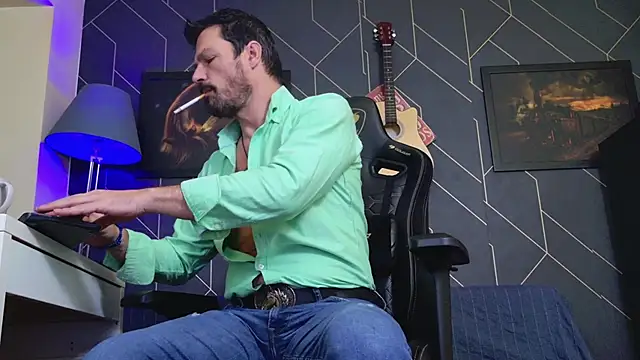 ChrisKox live sex cam