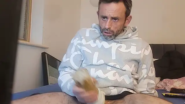 uk-bobbie-uk live sex cam