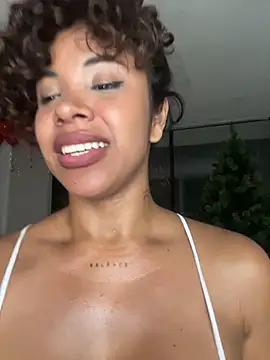 Brunettexio live sex cam