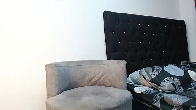 adriel_escalante live sex cam