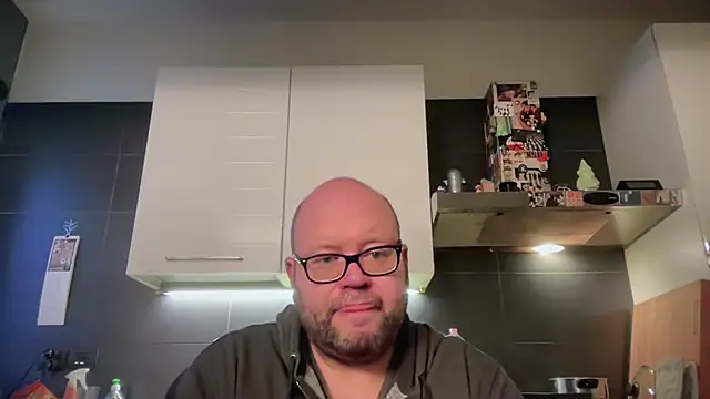 theitalianbear live sex cam